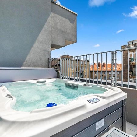 Lam Pink - Jacuzzi - Ac - Ps4 Διαμέρισμα Μπρατισλάβα Εξωτερικό φωτογραφία